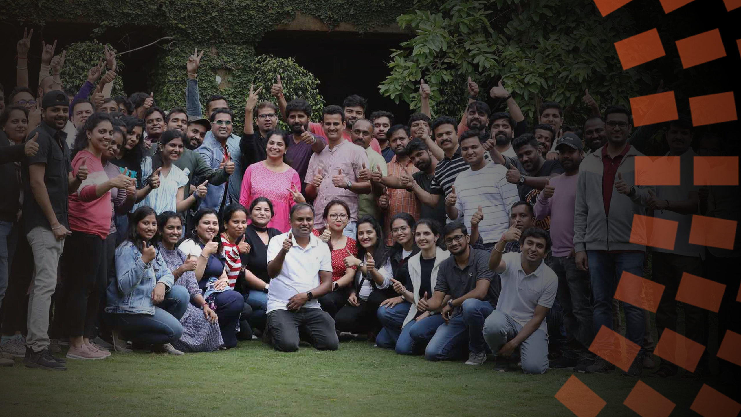Elsevier colleagues in Bengaluru, India, celebrate with an outing.